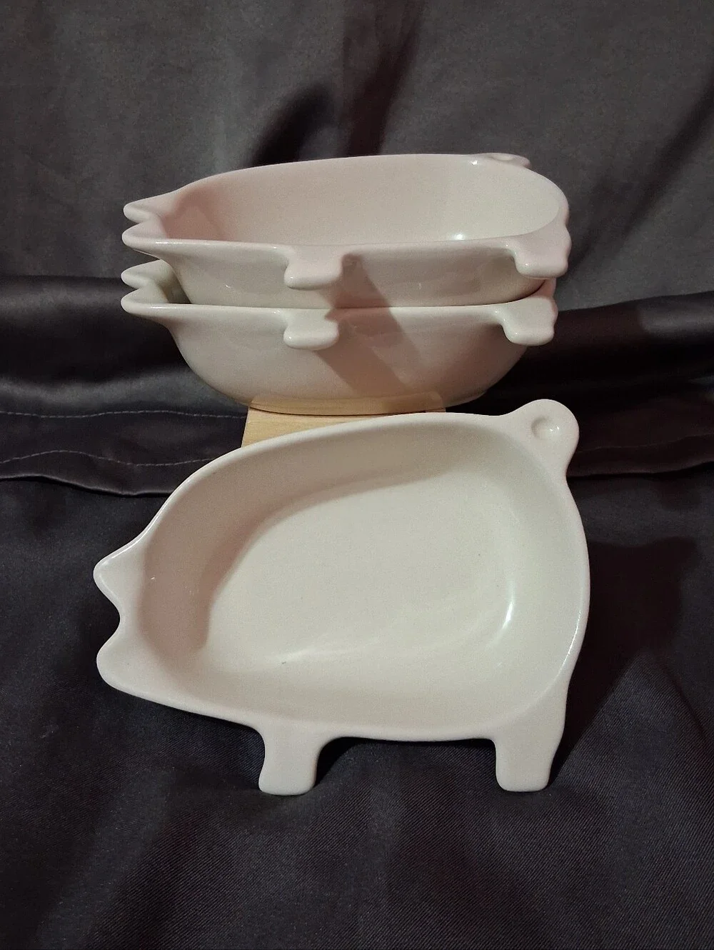 Vintage Tabletops Gallery 3pc Pig Bowl Set